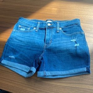 Levi’s Women Mid Length Short